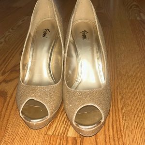 FIONI sparkly gold heels size 7.5
